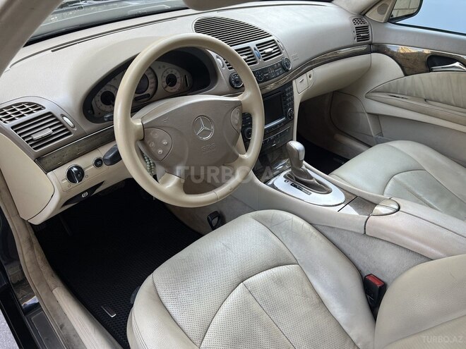 Mercedes E 320 2002, 285,600 km - 3.2 l - Bakı