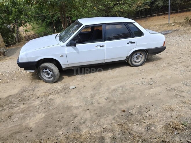 LADA (VAZ) 21099 2000, 200,000 km - 1.5 l - Qusar