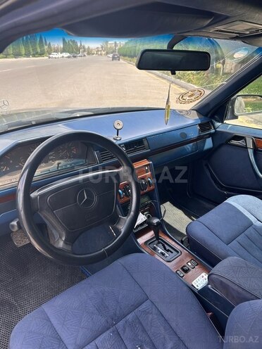 Mercedes E 220 1995, 505,680 km - 2.2 l - Tovuz