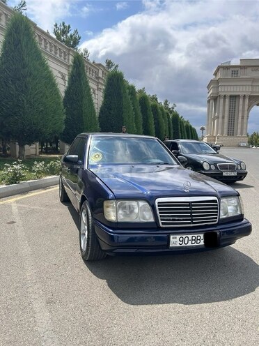 Mercedes E 220 1995, 505,680 km - 2.2 l - Tovuz