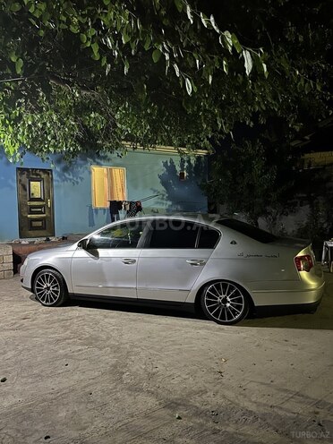 Volkswagen Passat 2006, 220,000 km - 2.0 l - Bakı