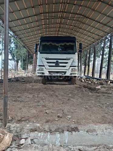 HOWO Sinotruk 2014, 241,000 km - 9.7 l - Tovuz