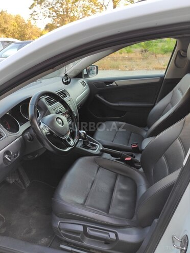 Volkswagen Jetta 2015, 188,293 km - 1.8 l - Bakı