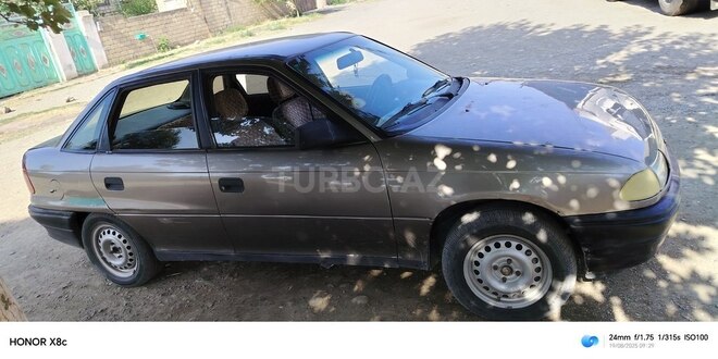 Opel Astra 1993, 462,086 km - 1.8 l - Yevlax