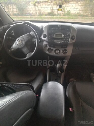 Toyota RAV4 2008, 221,000 km - 2.4 l - Qusar