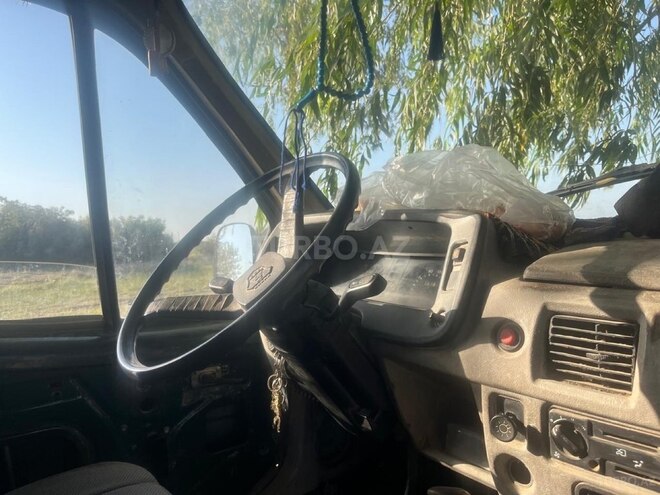GAZ 2705 1998, 180,000 km - 2.3 л - Samux