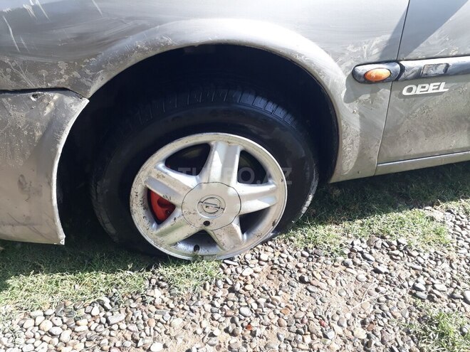 Opel Vectra 1997, 208,500 km - 2.0 l - Sabirabad