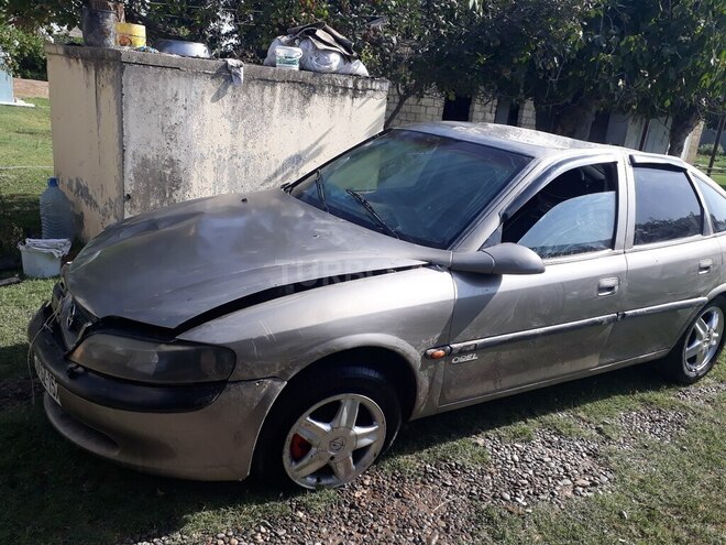Opel Vectra 1997, 208,500 km - 2.0 l - Sabirabad