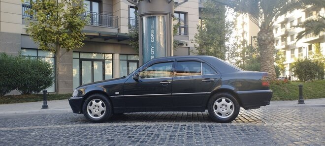 Mercedes C 200 1998, 303,000 km - 2.0 л - Bakı