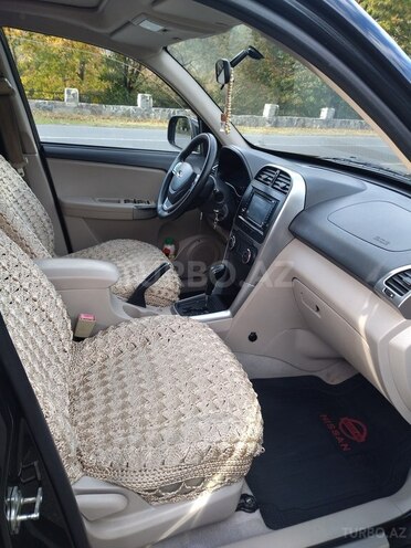 Chery Tiggo 3 2015, 231,000 km - 1.6 l - Qax