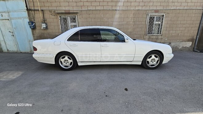 Mercedes E 270 2001, 350,000 km - 2.7 l - Bakı