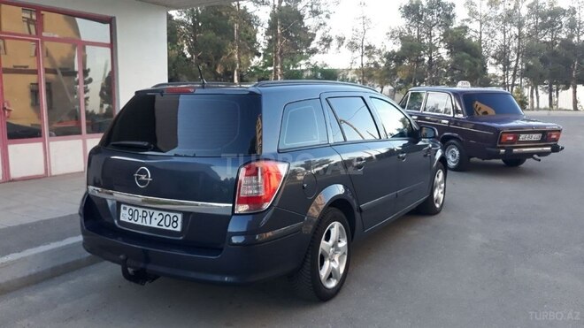 Opel Astra 2007, 320,000 km - 1.4 l - Naftalan