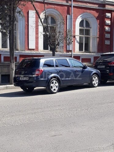 Opel Astra 2007, 320,000 km - 1.4 l - Naftalan