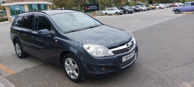 Opel Astra 2007, 320,000 km - 1.4 l - Naftalan