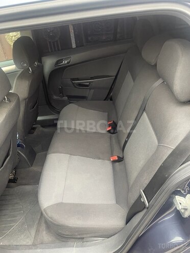 Opel Astra 2007, 320,000 km - 1.4 l - Naftalan