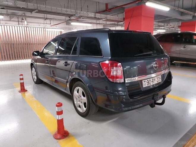 Opel Astra 2007, 320,000 km - 1.4 l - Naftalan