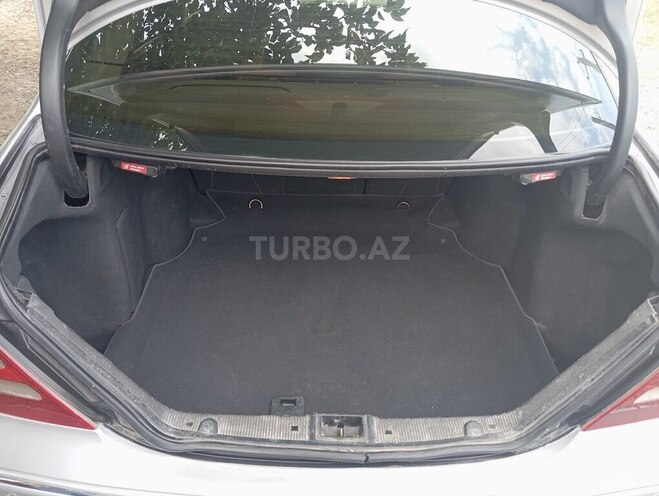 Mercedes C 200 2001, 294,440 km - 2.0 л - Qazax