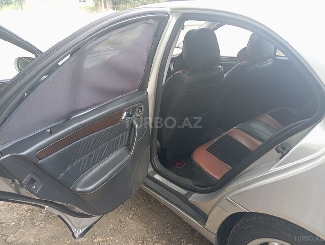 Mercedes C 200 2001, 294,440 km - 2.0 л - Qazax