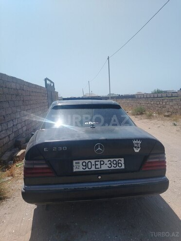 Mercedes E 250 1993, 300,000 km - 2.5 l - Bakı