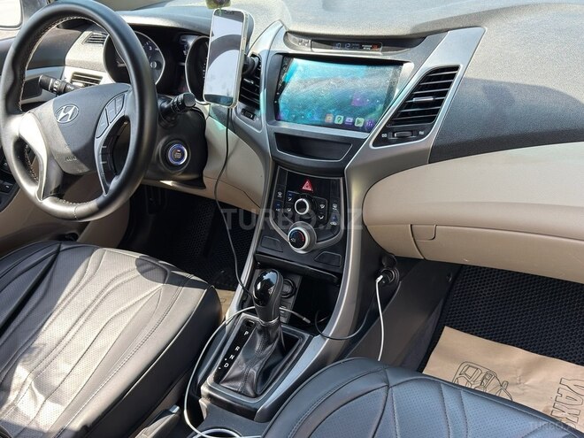Hyundai Elantra 2015, 238,183 km - 1.8 l - Bakı