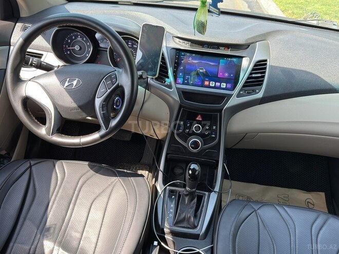 Hyundai Elantra 2015, 238,183 km - 1.8 l - Bakı
