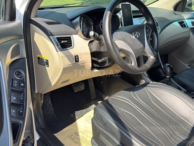 Hyundai Elantra 2015, 238,183 km - 1.8 l - Bakı