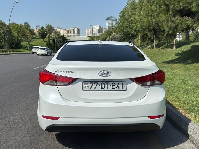 Hyundai Elantra 2015, 238,183 km - 1.8 l - Bakı