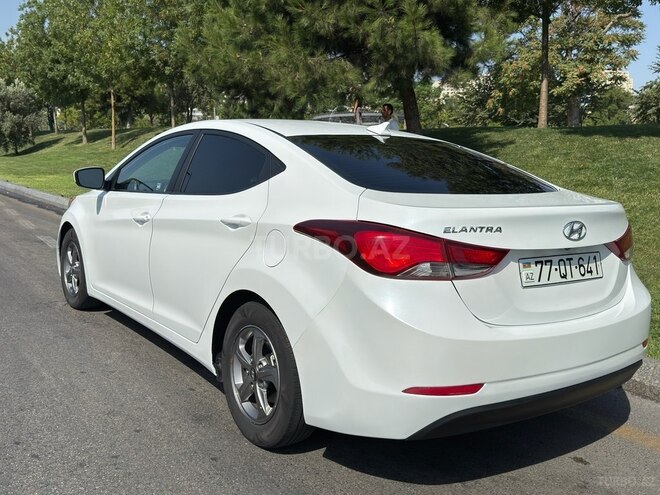 Hyundai Elantra 2015, 238,183 km - 1.8 l - Bakı