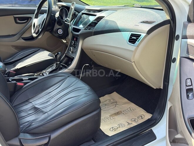Hyundai Elantra 2015, 238,183 km - 1.8 l - Bakı