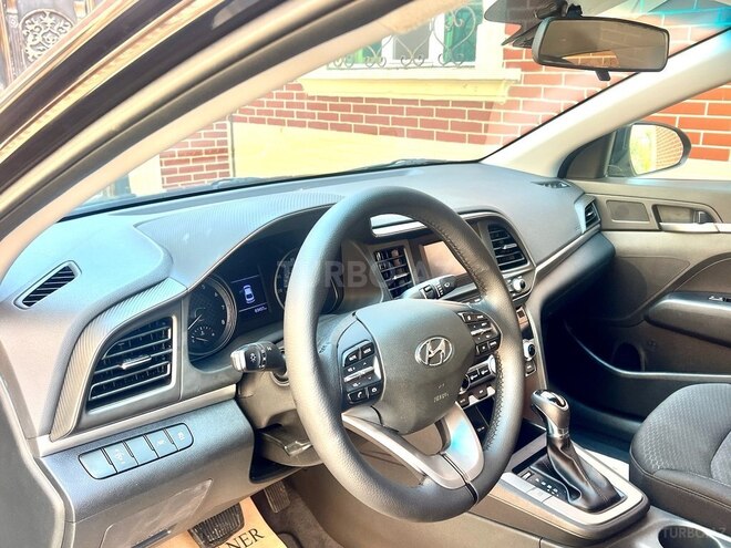 Hyundai Elantra 2019, 134,380 km - 2.0 l - Bakı