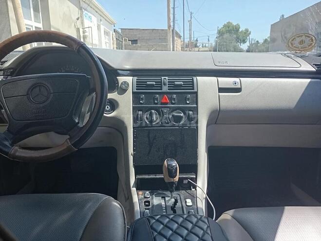 Mercedes E 220 1995, 780,000 km - 2.2 l - Bakı