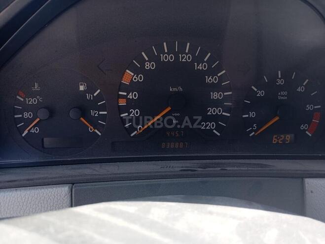 Mercedes E 220 1995, 780,000 km - 2.2 l - Bakı