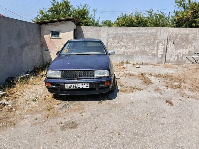 Volkswagen Vento 1996, 423,084 km - 1.8 л - Lənkəran