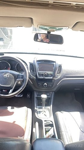 MG 5 2013, 330,000 km - 1.5 л - Bakı
