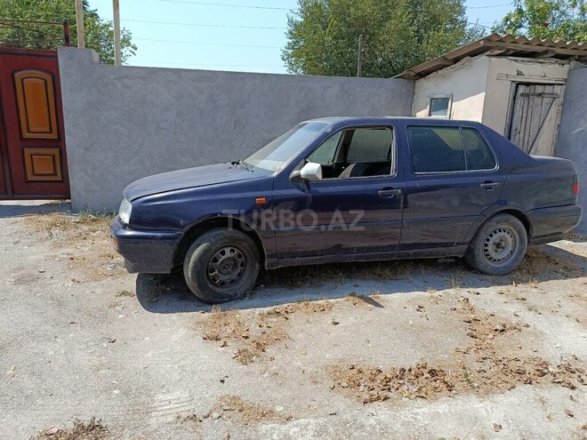 Volkswagen Vento 1996, 423,084 km - 1.8 л - Lənkəran