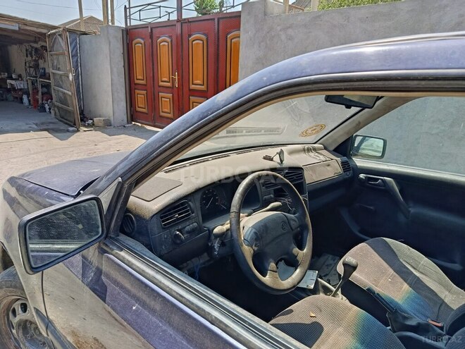 Volkswagen Vento 1996, 423,084 km - 1.8 л - Lənkəran