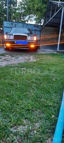 Mercedes E 250 1993, 400,000 km - 2.5 l - Şəki