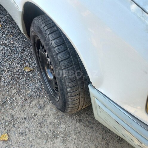 Mercedes E 250 1993, 450,000 km - 2.5 л - Sabirabad