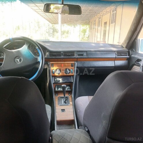 Mercedes E 250 1993, 450,000 km - 2.5 л - Sabirabad