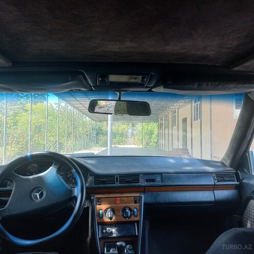 Mercedes E 250 1993, 450,000 km - 2.5 л - Sabirabad