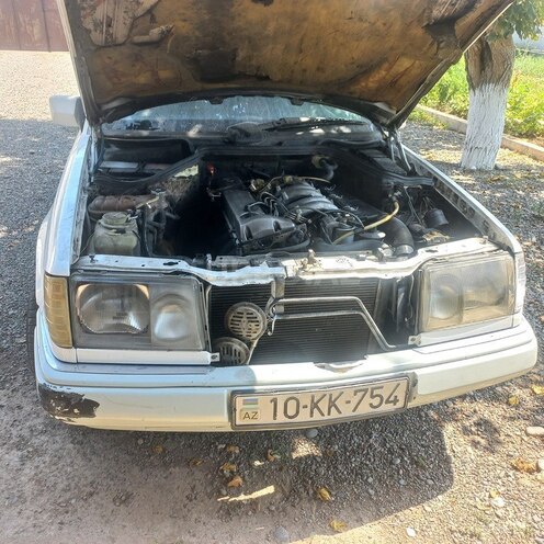 Mercedes E 250 1993, 450,000 km - 2.5 л - Sabirabad