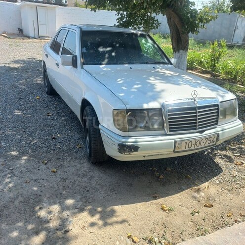 Mercedes E 250 1993, 450,000 km - 2.5 л - Sabirabad