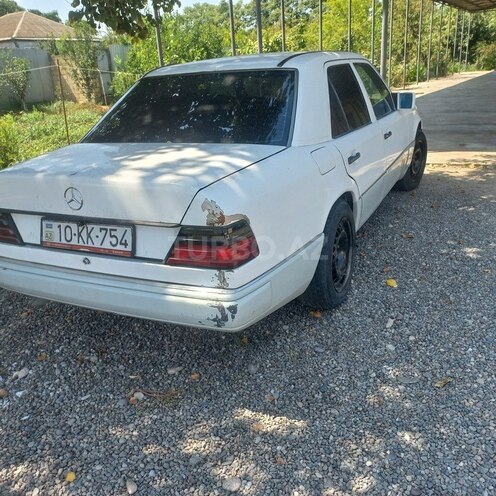 Mercedes E 250 1993, 450,000 km - 2.5 л - Sabirabad