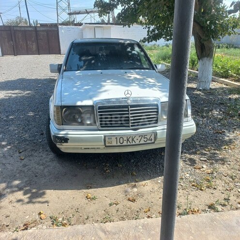 Mercedes E 250 1993, 450,000 km - 2.5 л - Sabirabad