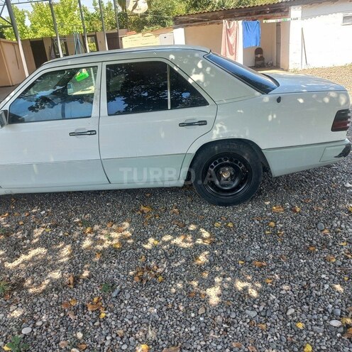 Mercedes E 250 1993, 450,000 km - 2.5 л - Sabirabad