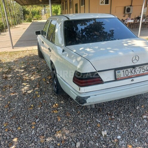 Mercedes E 250 1993, 450,000 km - 2.5 л - Sabirabad