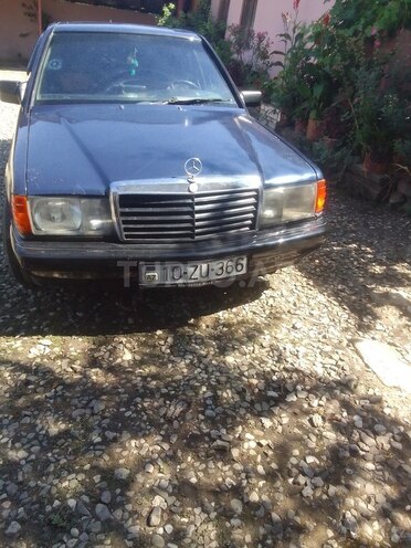 Mercedes 190 1988, 415,863 km - 1.8 л - Quba