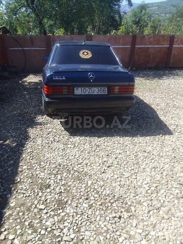 Mercedes 190 1988, 415,863 km - 1.8 л - Quba