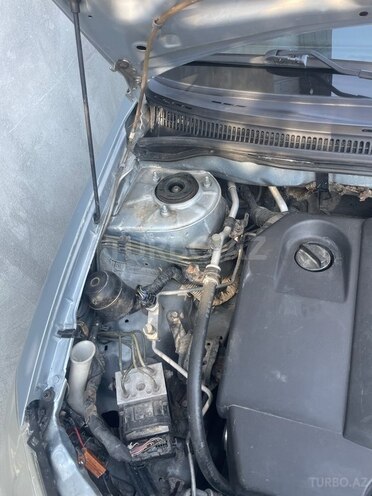 Toyota Corolla 2006, 176,000 km - 1.4 l - Göyçay
