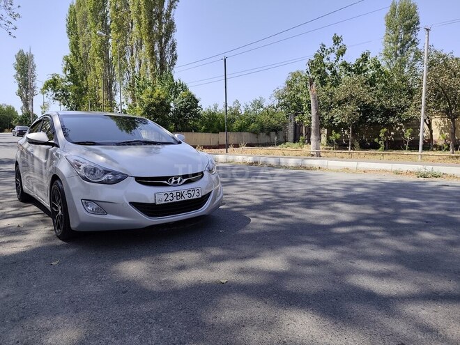 Hyundai Avante 2013, 216,000 km - 1.6 l - Göyçay